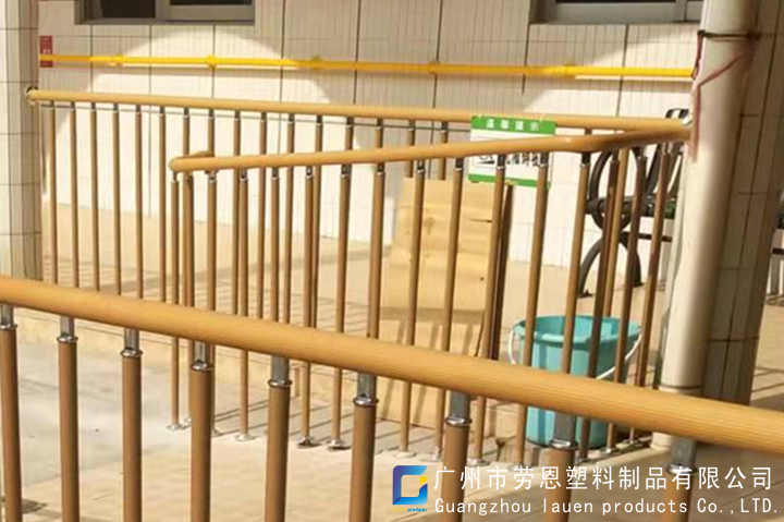 【佛山順德】無障礙坡道扶手，讓殘障老人們的出入更安全！